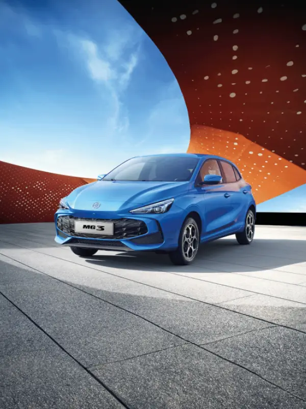 Interni della MG3 Benzina con display digitale, touchscreen da 10,25 pollici e sistemi di assistenza alla guida MG Pilot.