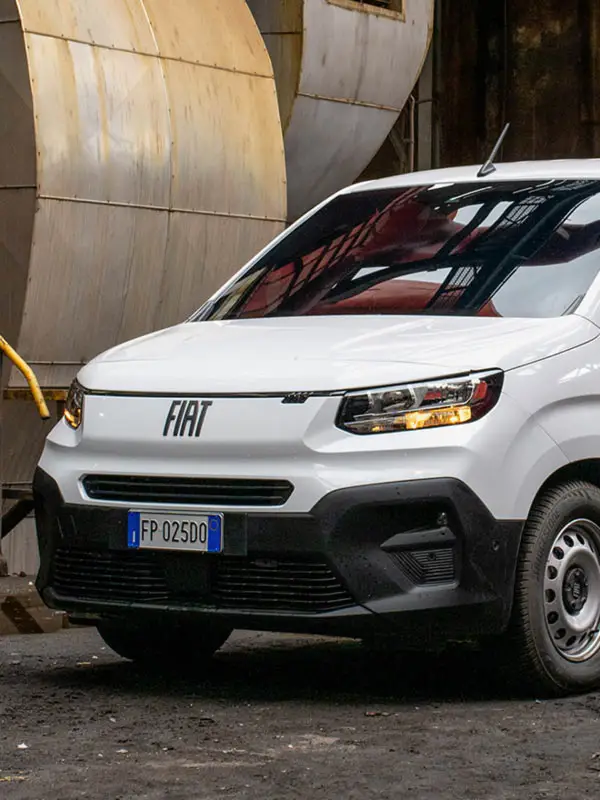 Scopri la Nuova Fiat Doblò da Auto Zatti, concessionaria ufficiale Fiat. Spaziosa, versatile e tecnologica, è ideale per famiglia e lavoro.