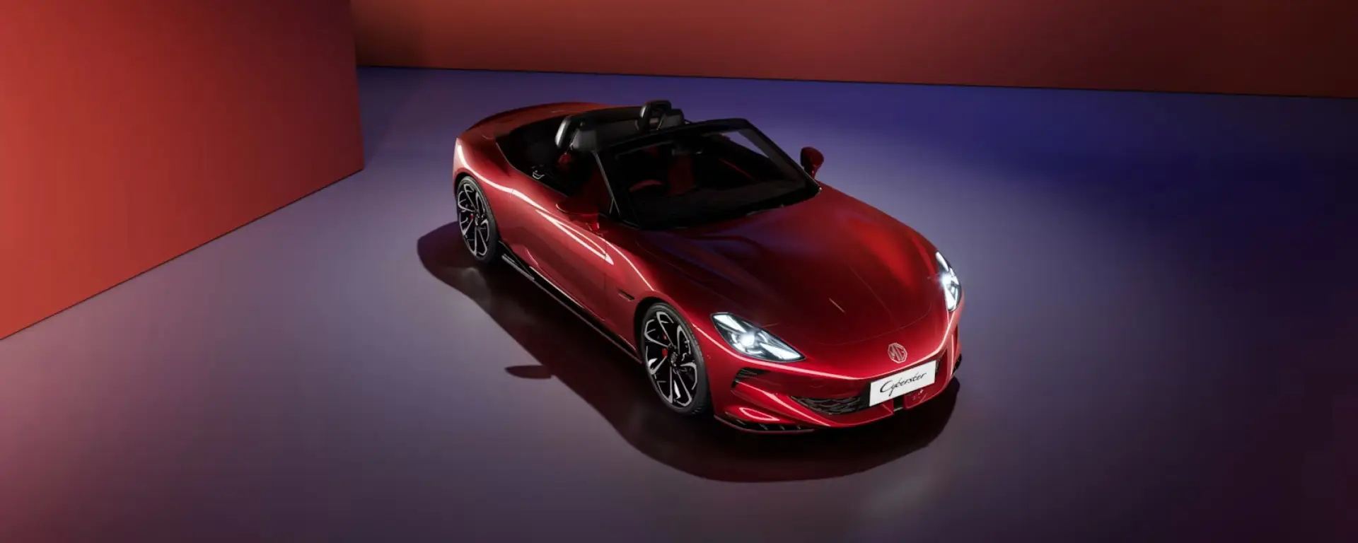Nuova MG Cyberster vista esterna, roadster elettrica sportiva con portiere ad apertura verticale disponibile presso Auto Zatti.