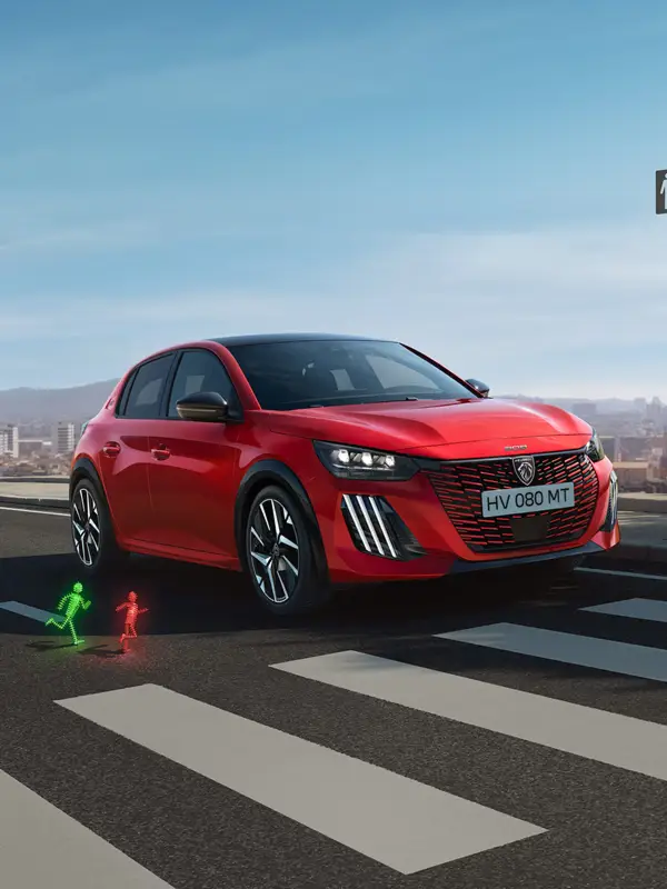 Interni della Peugeot 208 con Peugeot i-Cockpit®, display digitale da 10 pollici e sistema infotainment avanzato dedicato a comfort e connettività.