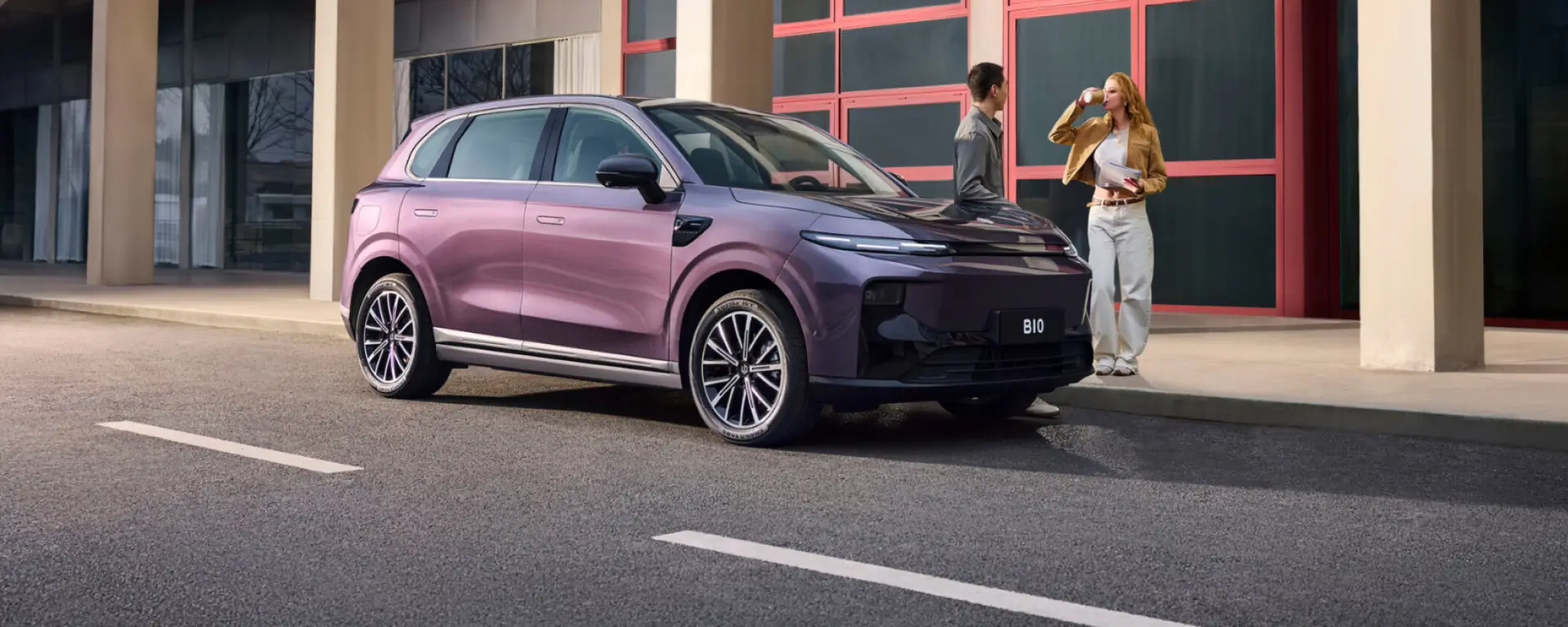 Nuova LEAPMOTOR B10 REEV vista anteriore, SUV elettrico range extender disponibile da Auto Zatti a Mantova, Brescia e Verona.