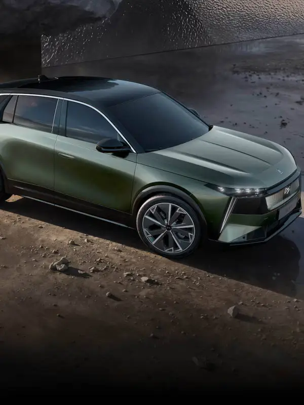 Scopri la Nuova DS N°7 da Gruppo Zatti. Il SUV premium che unisce eleganza francese, tecnologia avanzata e comfort esclusivo.